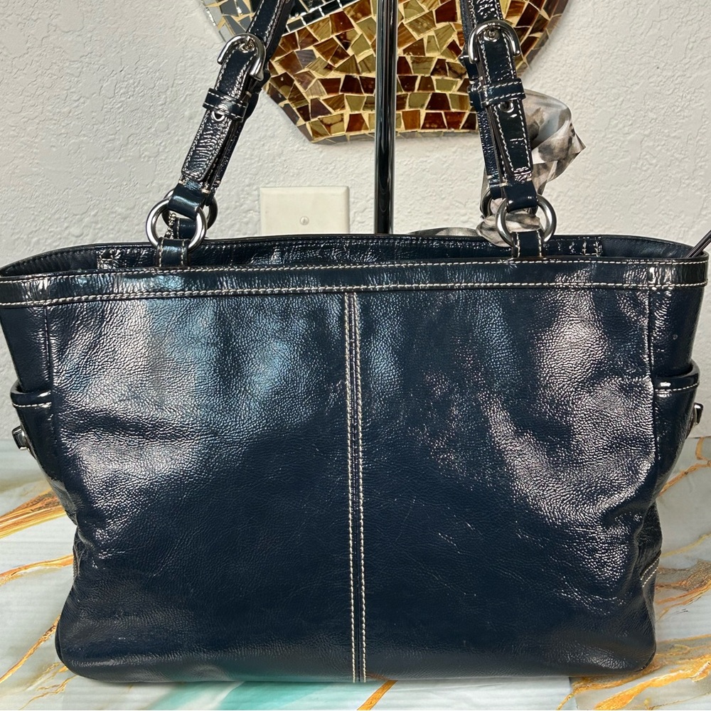 COACH 2009 Gallery Navy Blue Patent Leather Shoulder Bag 💙 - Picture 6 of 17